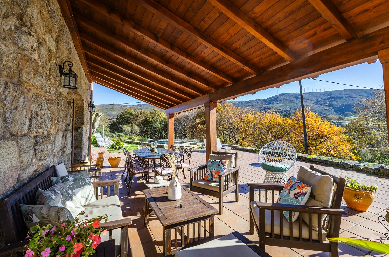 Furnished porch, such a wonderful outdoor spot